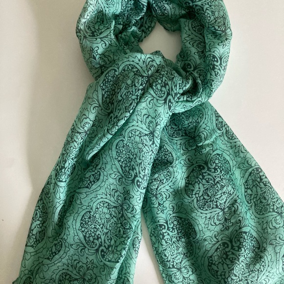 🛍 Romantic Pattern Long Scarf, Teal & Navy - Picture 3 of 3